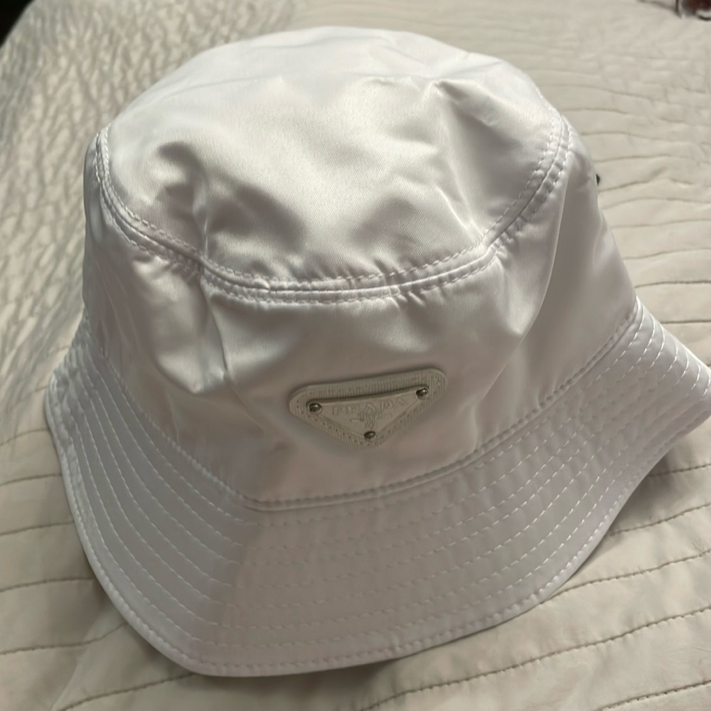 Prada white nylon bucket hat size medium nwt retails for over 600